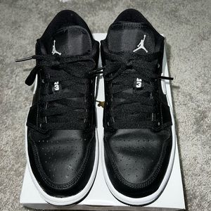 Womens Air Jordan 1 Low black/white 8.5